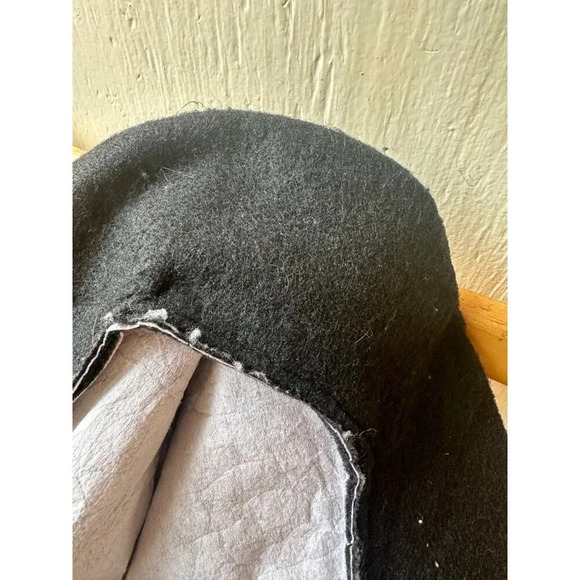 Women’s black felt witch hat - Picture 7 of 7